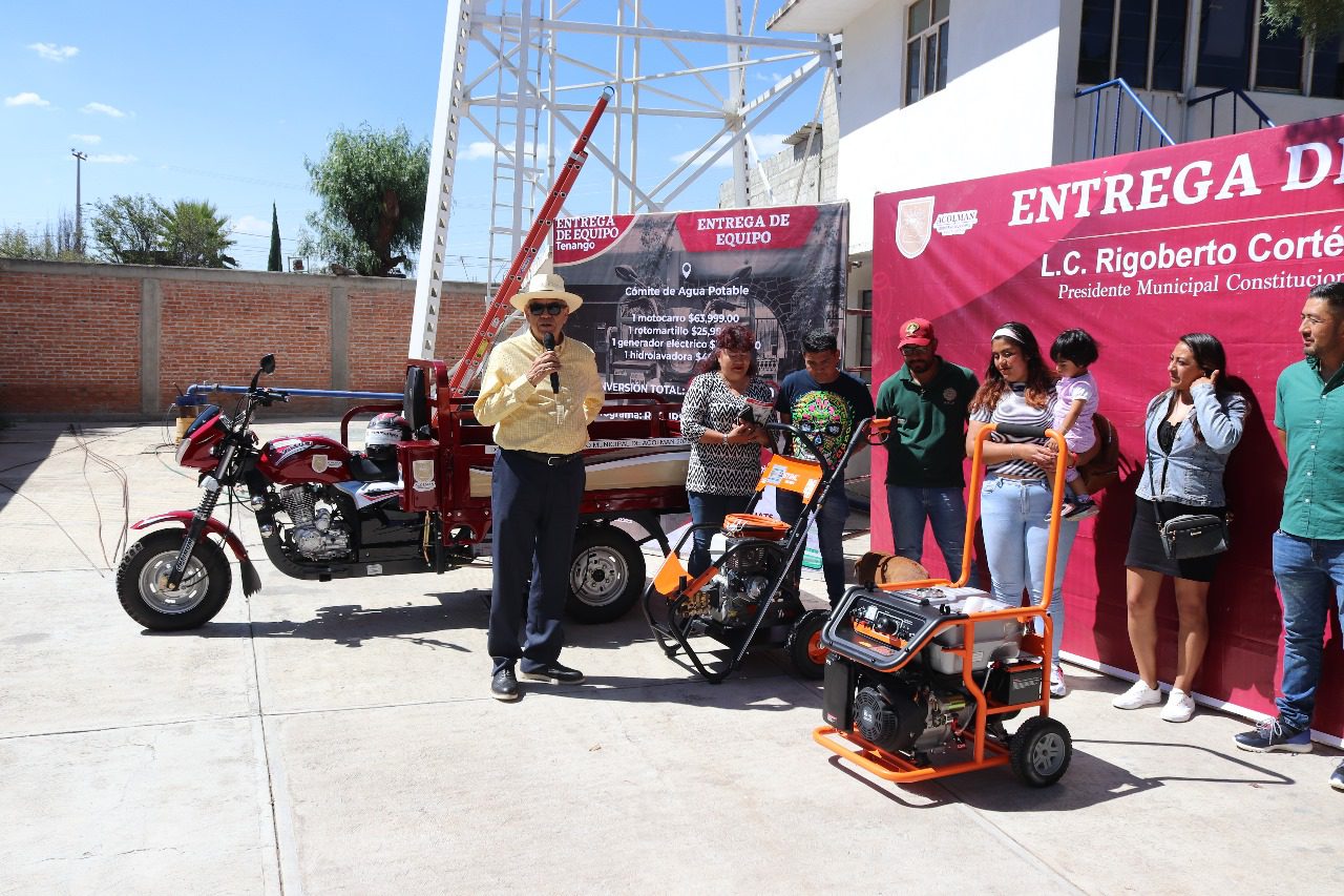 1695405191 470 El presidente municipal LC Rigoberto Cortes Melgoza realizo la entrega