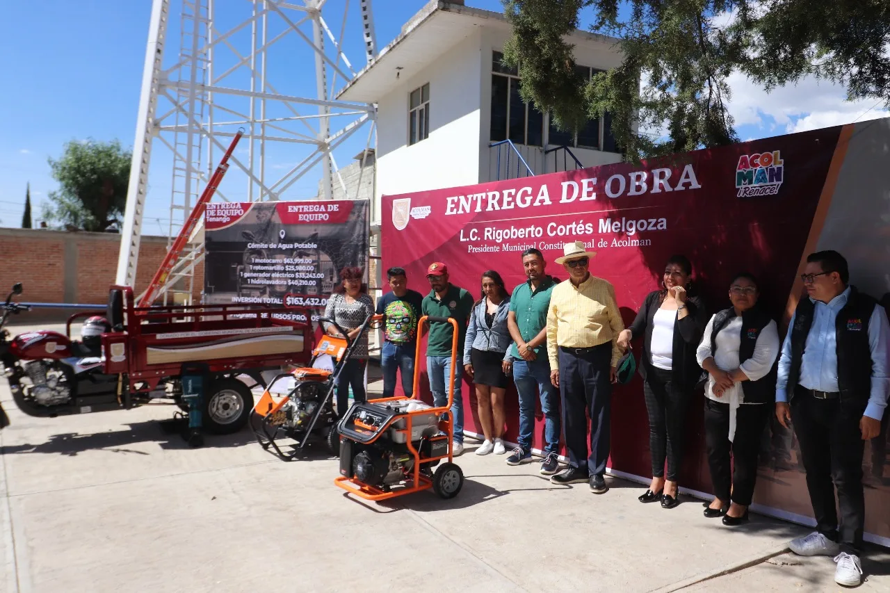 1695405245 El presidente municipal LC Rigoberto Cortes Melgoza realizo la entrega jpg