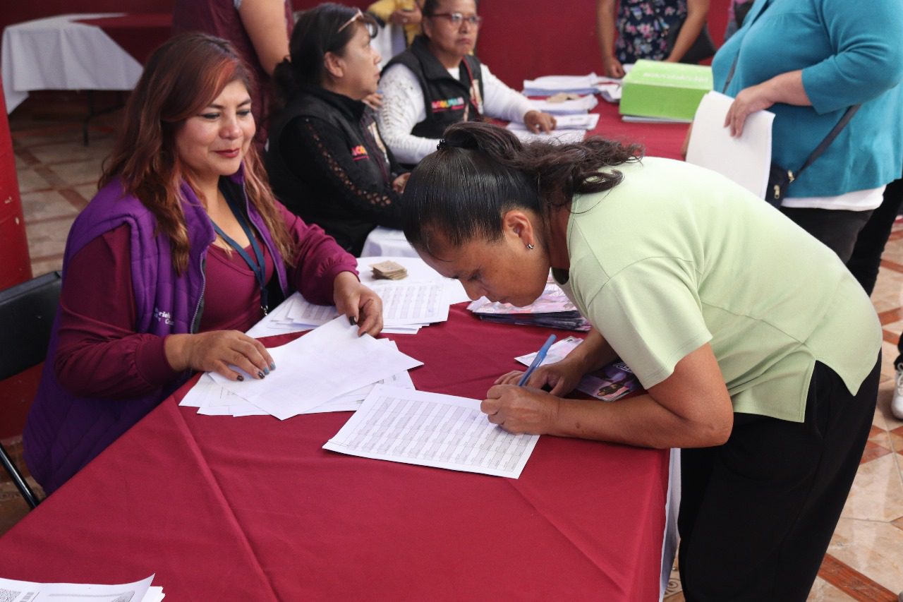 1695412449 567 Familias del pueblo de San Francisco Zacango recibieron el programa