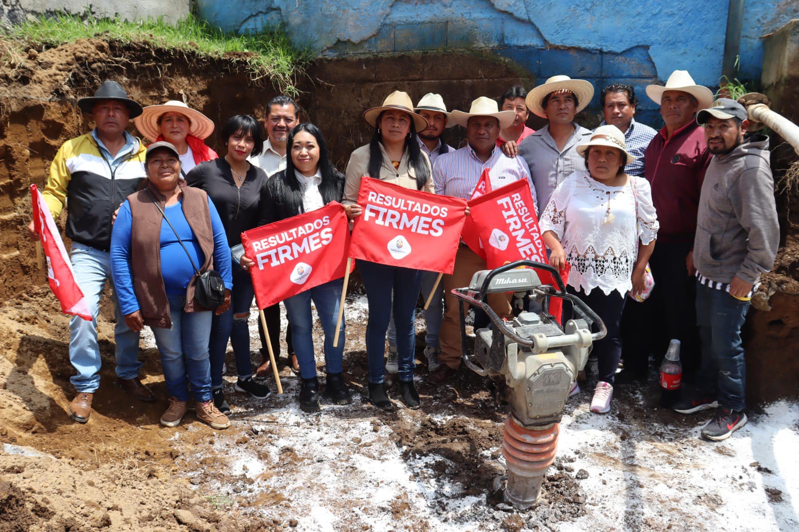 1695417397 MasObrasParaCoatepec Iniciamos la construccion del tanque de agua entubada una