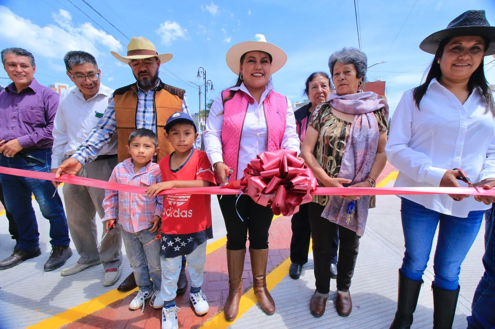 1695425511 Rehabilitamos con concreto la calle 5 de Mayo por mejor jpg