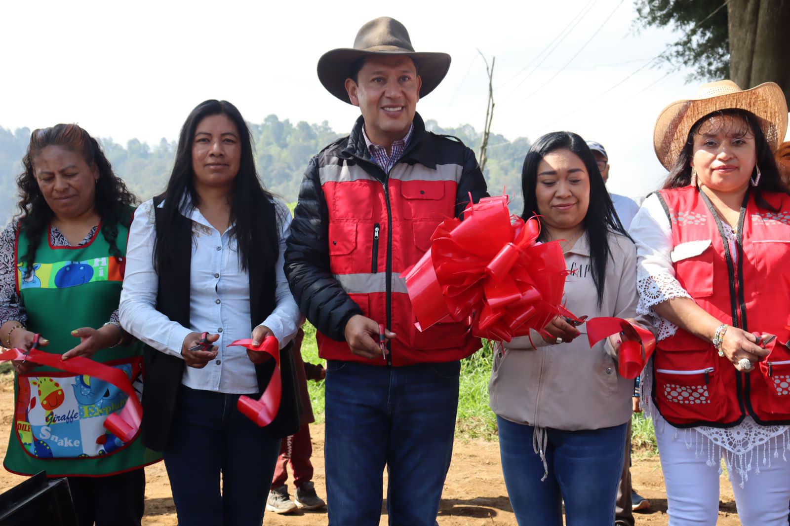 1695474683 892 MasObrasParaTlacomulco entregamos la construccion de red de agua entubada para