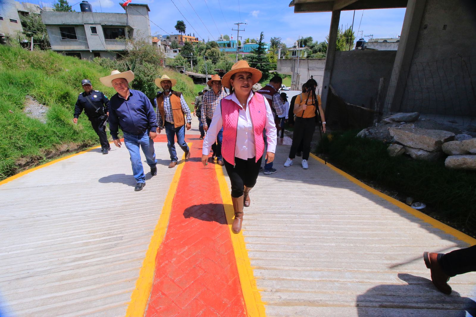 1695490054 236 En Jilotzingo ya tienen completa y pavimentada la calle Carranza