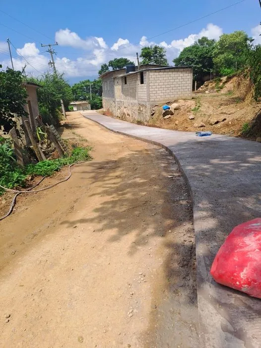 1695579212 Se avanza encementado en la Carretera de Santa Maria a jpg