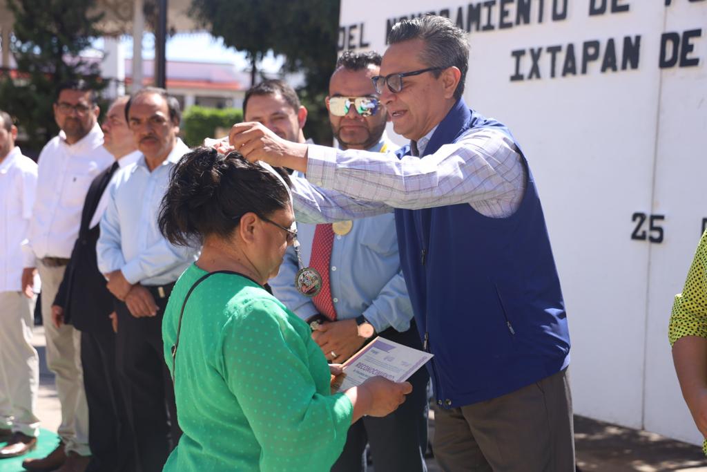 1695670052 862 En un acto civico esta manana celebramos el 8vo Aniversario