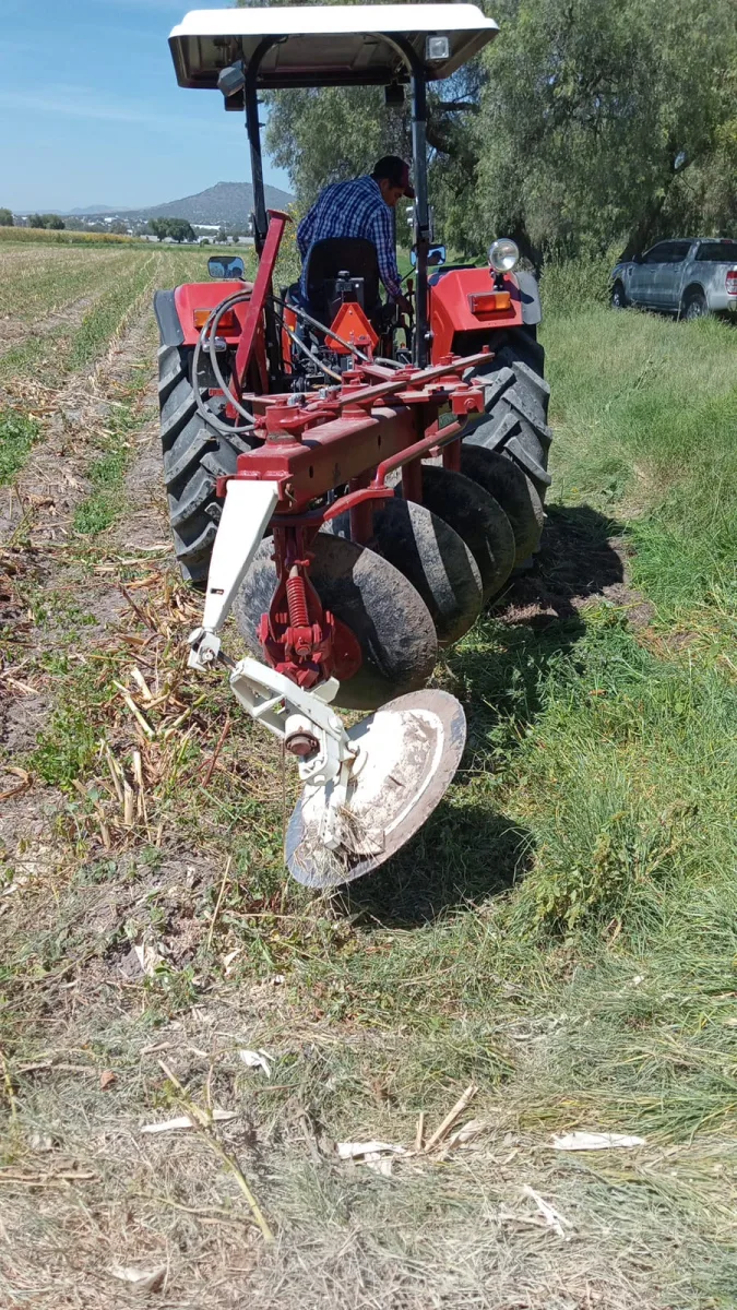 1695675968 En el ejido de Santiago Atlatongo beneficiamos a un agricultor