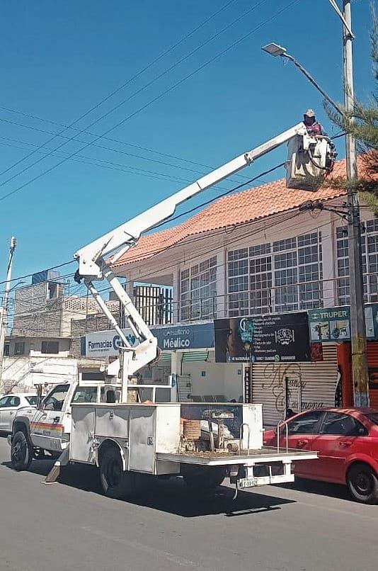 1695676726 678 ServiciosPublicos A fin de brindar calles mas iluminadas llevamos