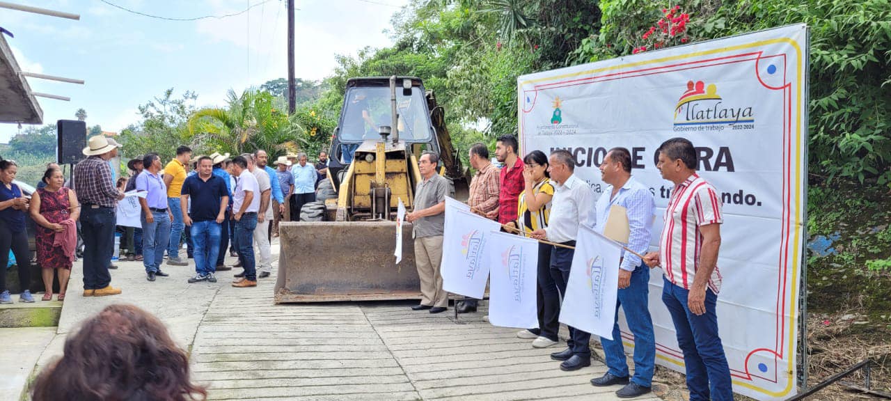 1695680156 Arrancamos pavimentacion en Pena del Agua