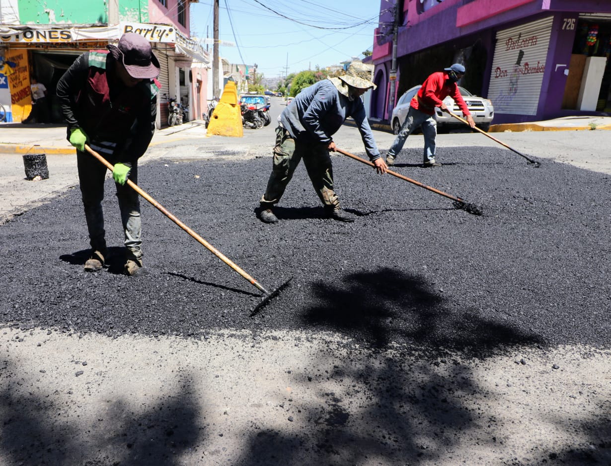 1695684009 639 ObrasPublicas El dia de hoy realizamos trabajos de Bacheo