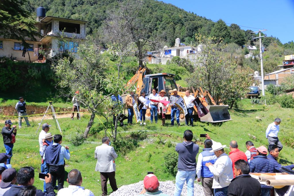 1695738867 334 En pro del mejor servicio de agua potable iniciamos barda