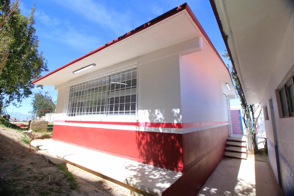 1695760618 247 Para dignificar la educacion entregamos aula nueva en preescolar Lopez