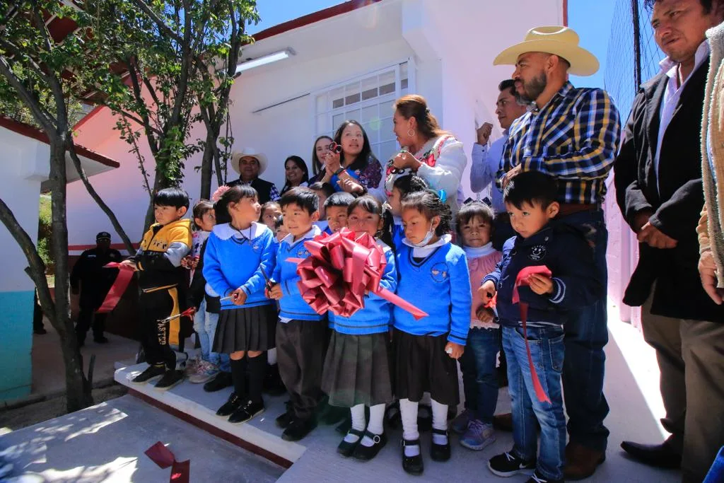 1695760661 Para dignificar la educacion entregamos aula nueva en preescolar Lopez jpg