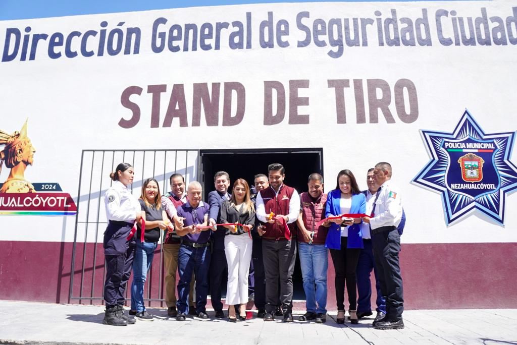 1695770715 131 El Presidente Municipal Adolfo Cerqueda Rebollo inauguro el dia de