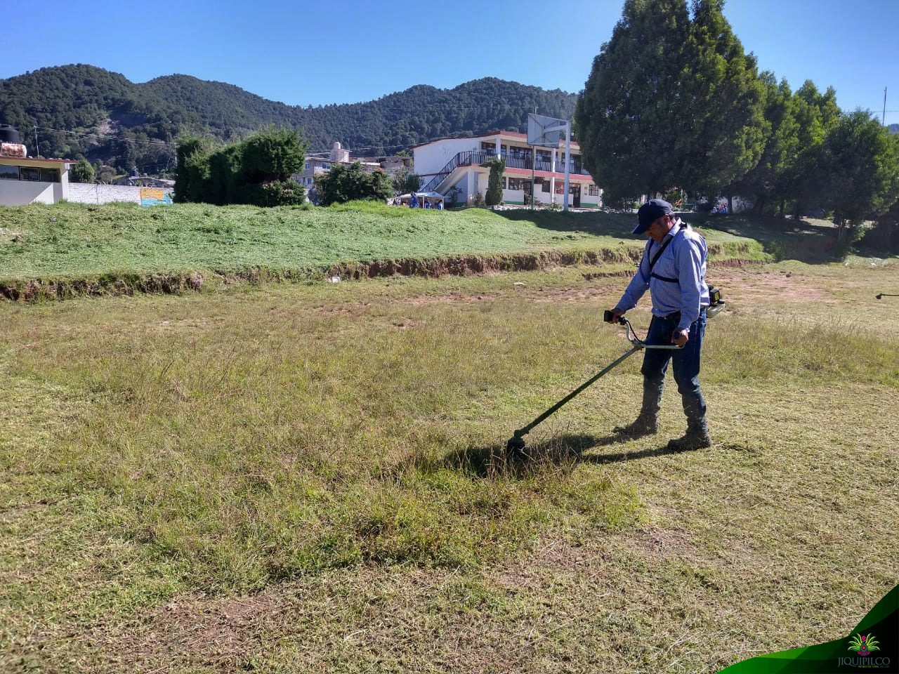 1695771133 231 Continuamos sumando esfuerzos para mejorar diversos espacios de nuestro municipi