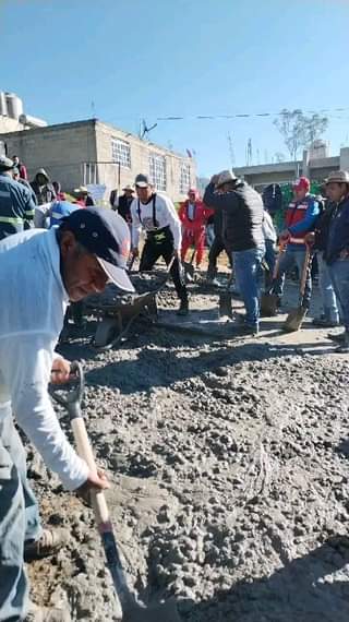 1695835708 Trabajamos como 4x4 en tierra agua lodo y cemento juntos