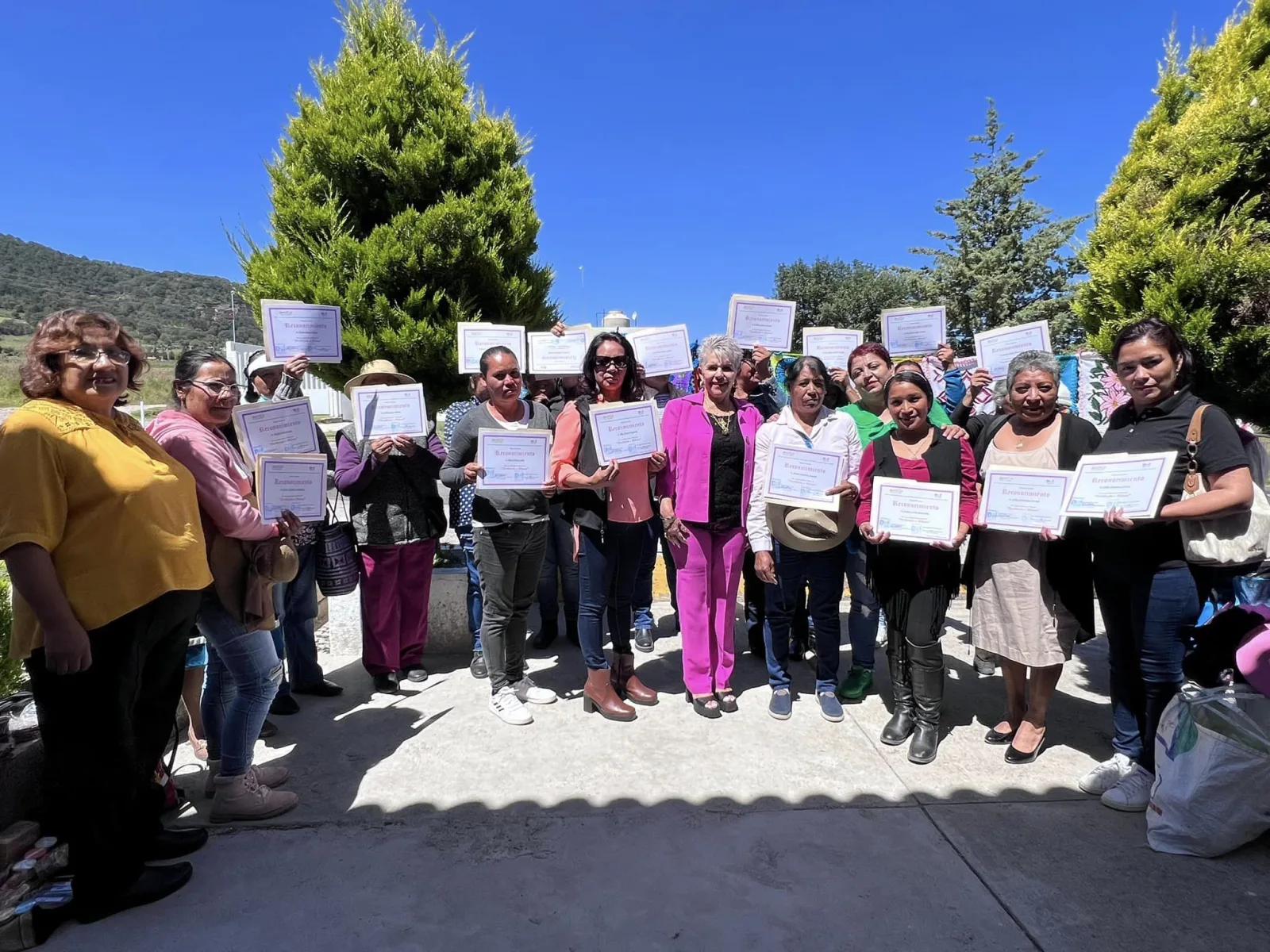 1695850379 A traves del Sistema Municipal DIF acercamos diversos cursos a scaled