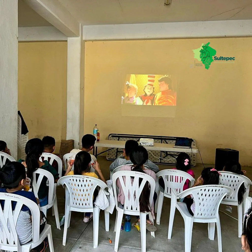 1695902630 Hoy la magia del cine llego a Potzontepec gracias a jpg