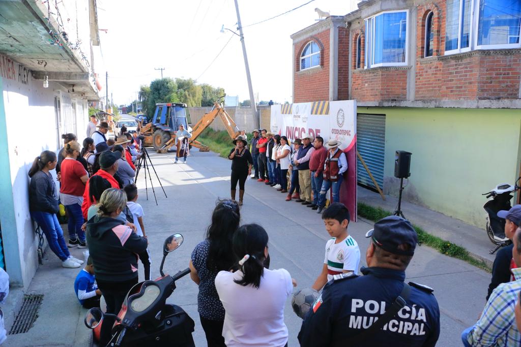 1695911756 473 En pro de peatones y ninos iniciamos drenaje y guarniciones