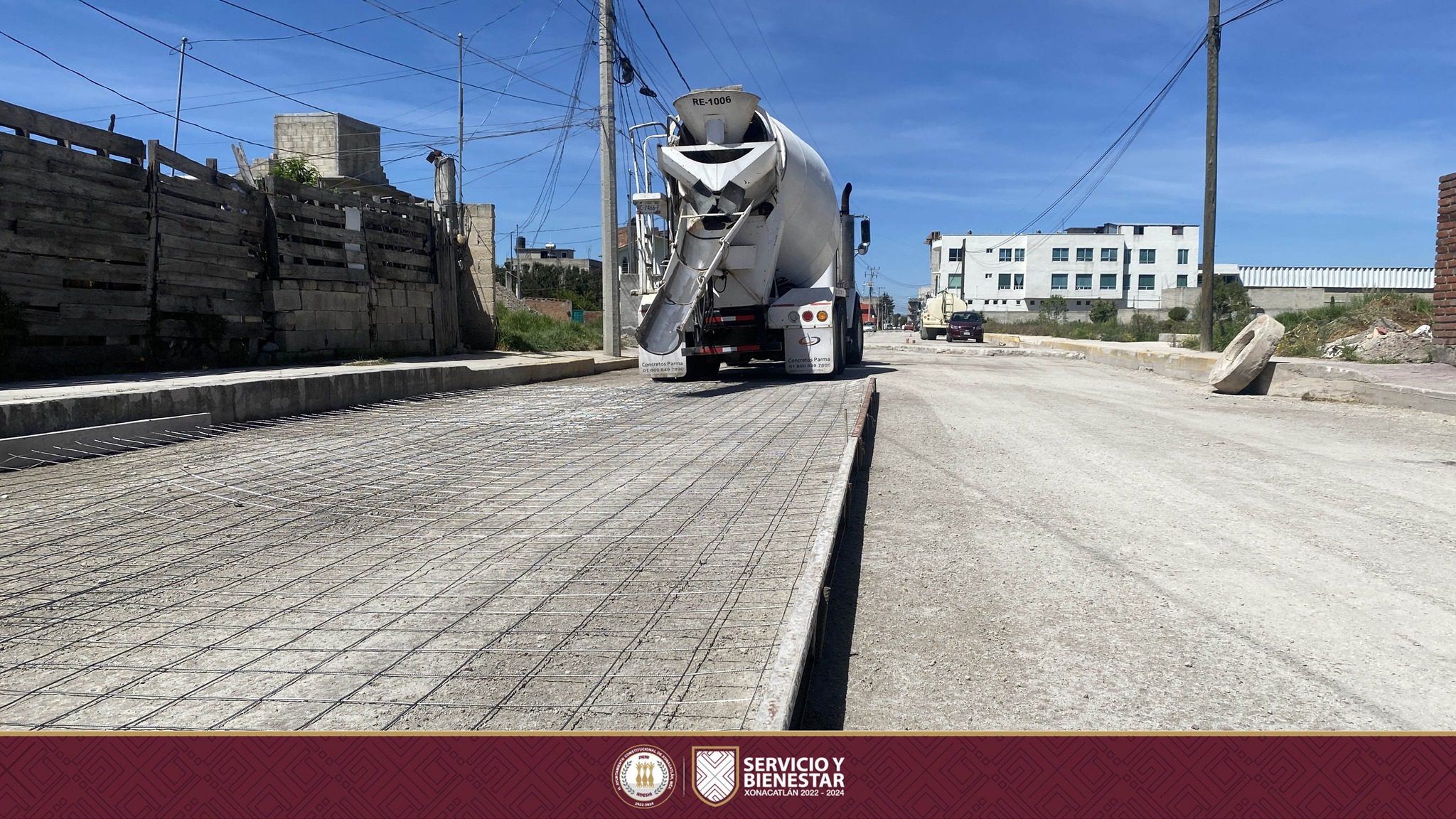 1695924805 492 La construccion de banquetas guarniciones y pavimentacion en la calle