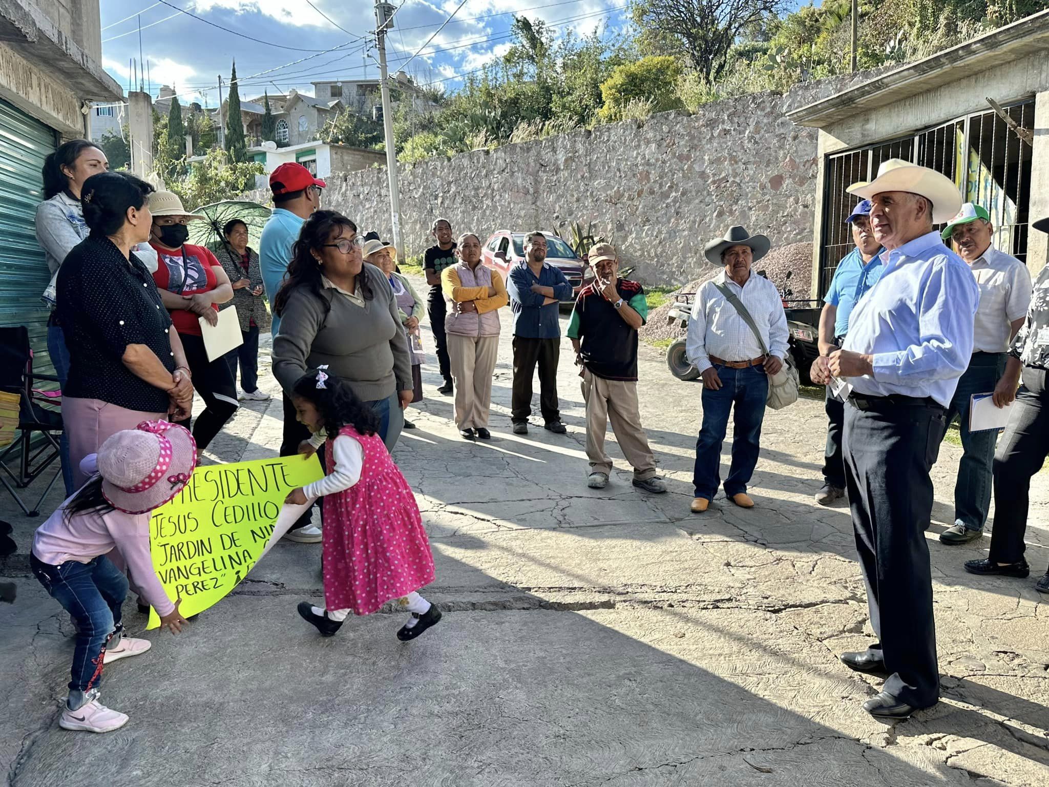 1695929542 254 Continuando con la gira de trabajo el Alcalde Jesus Cedillo