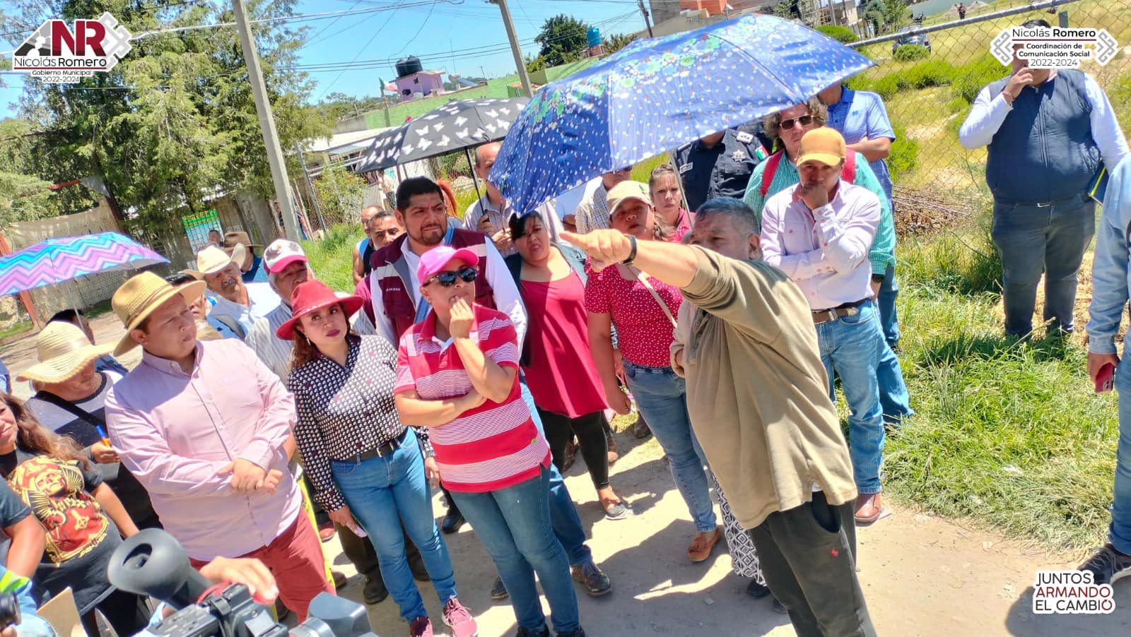 1695936340 379 El Presidente Armando Navarrete visita a los vecinos de la