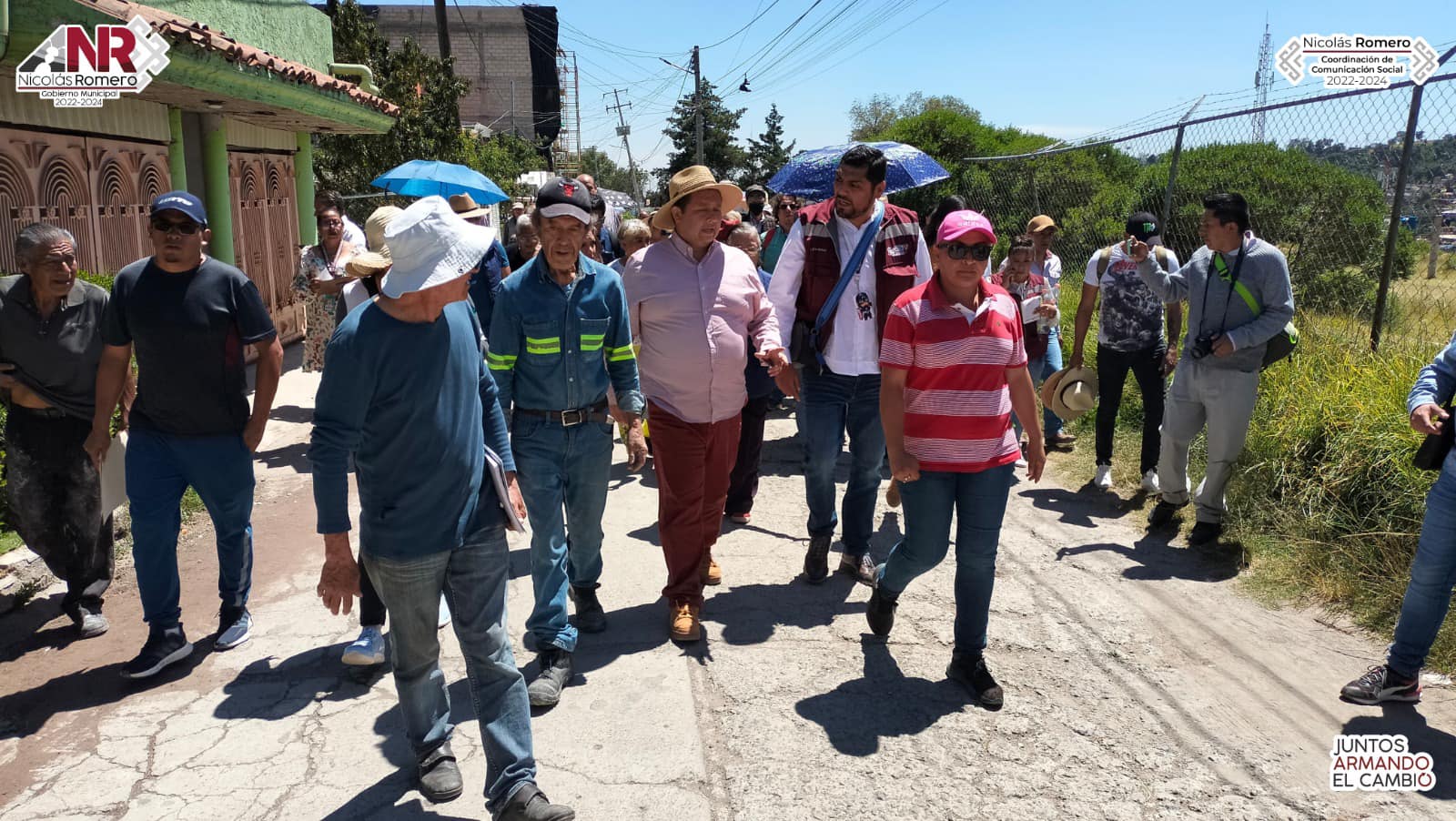 1695936349 155 El Presidente Armando Navarrete visita a los vecinos de la