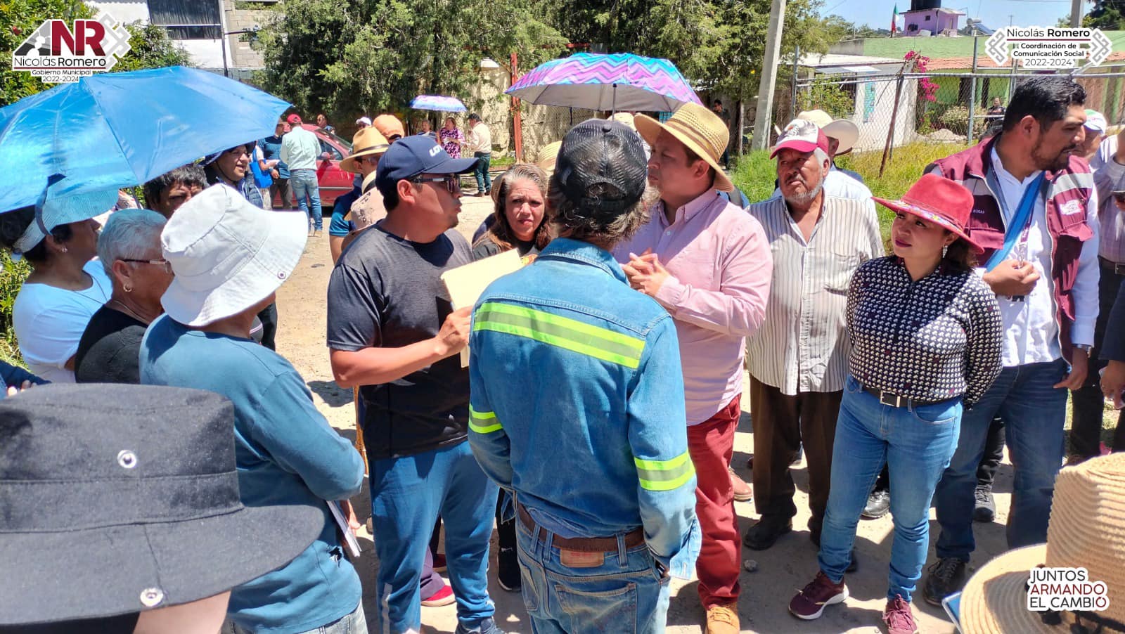 1695936369 El Presidente Armando Navarrete visita a los vecinos de la