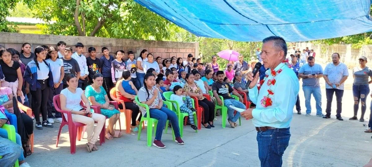 1695939814 Iniciamos pavimentacion de calle en Tejupilquito jpg