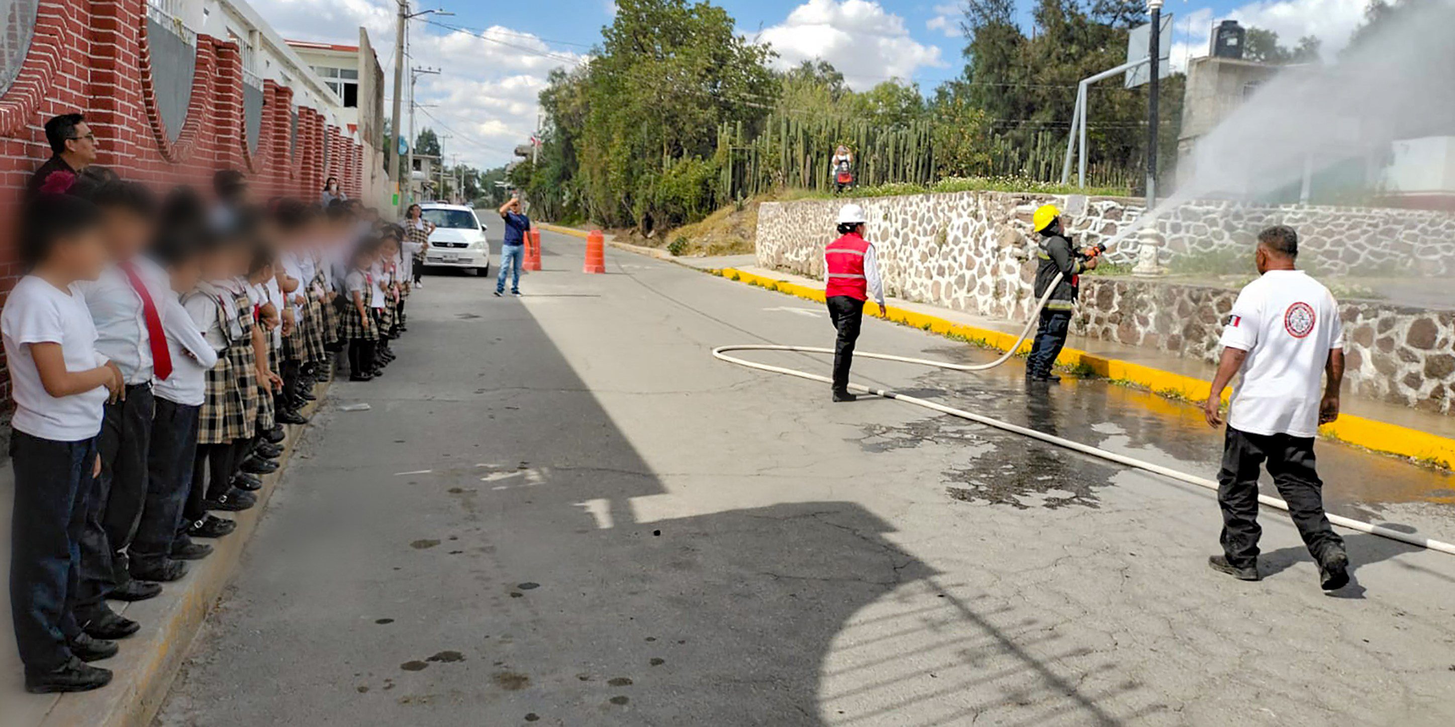 1696007571 499 La Coordinacion de Proteccion Civil y Bomberos de Teotihuacan asistio