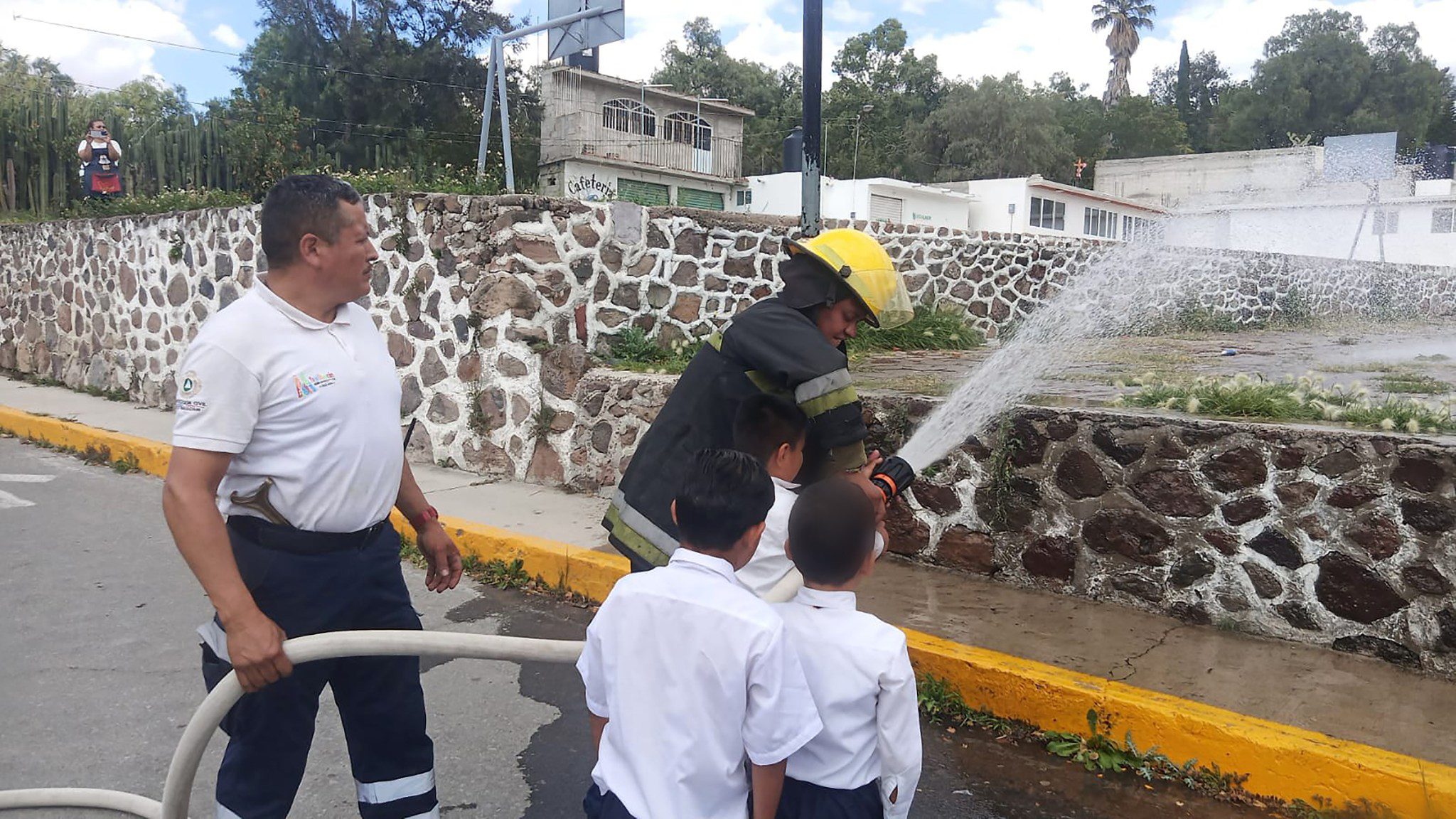 1696007583 542 La Coordinacion de Proteccion Civil y Bomberos de Teotihuacan asistio