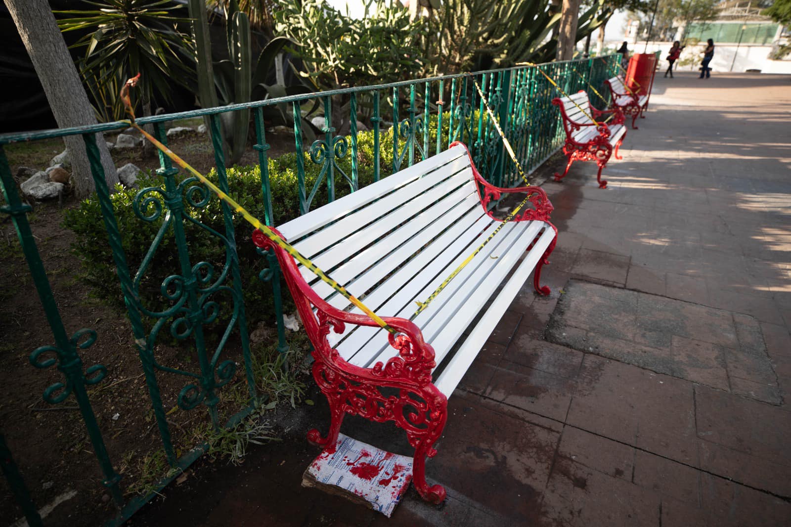 1696009823 287 Mantenimiento de las bancas del kiosco de cabecera municipal ¡Espacios