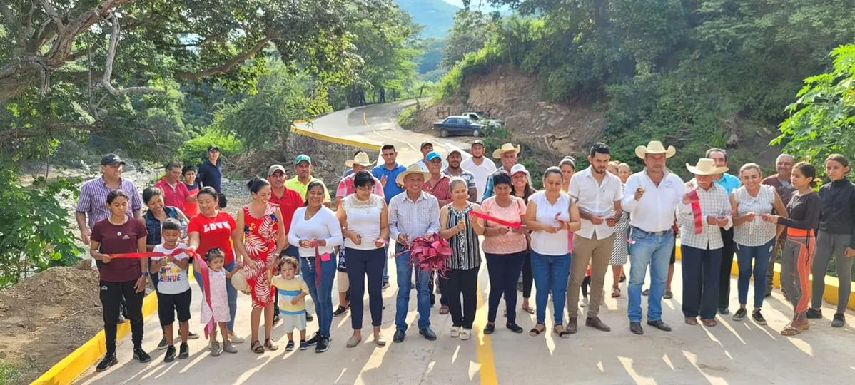 1696076455 Inauguramos rehabilitacion de puente y calle en la carretera principal jpg