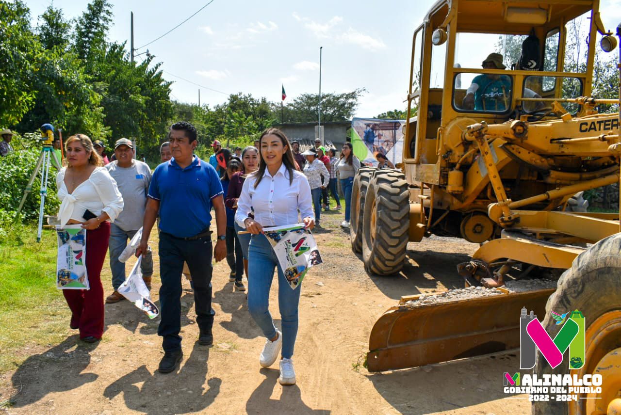 1696077842 939 ¡Seguimos cumpliendo a Malinalco Iniciamos la construccion del empedrado en