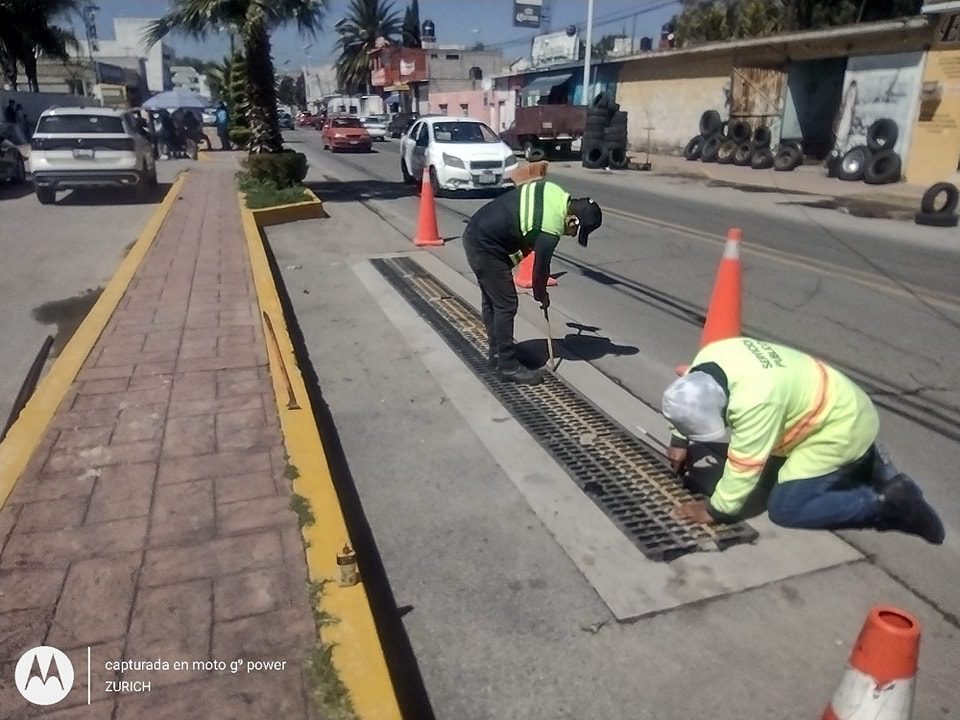 1696094064 98 La Direccion de Servicios Publicos realiza el desazolve en la