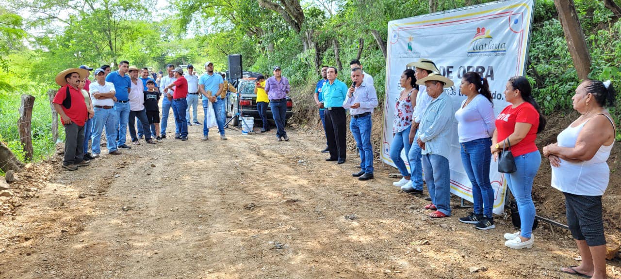 1696098242 314 Iniciamos calle con concreto en Naranjito del Paso