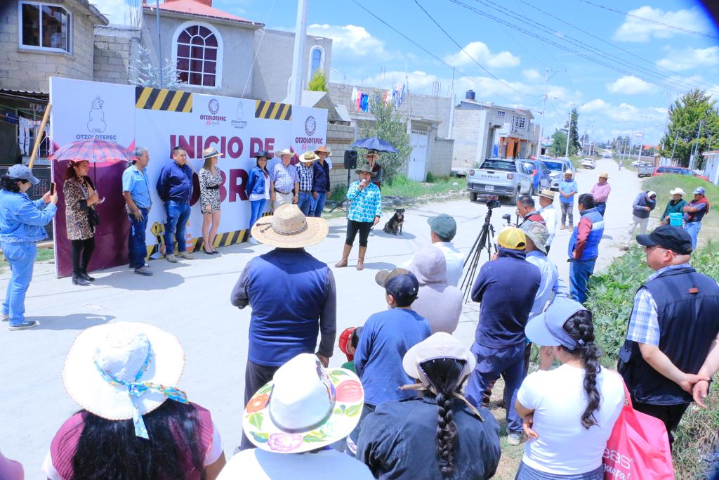 1696099211 10 En busca de urbanizacion abrimos obra de banquetas y guarniciones