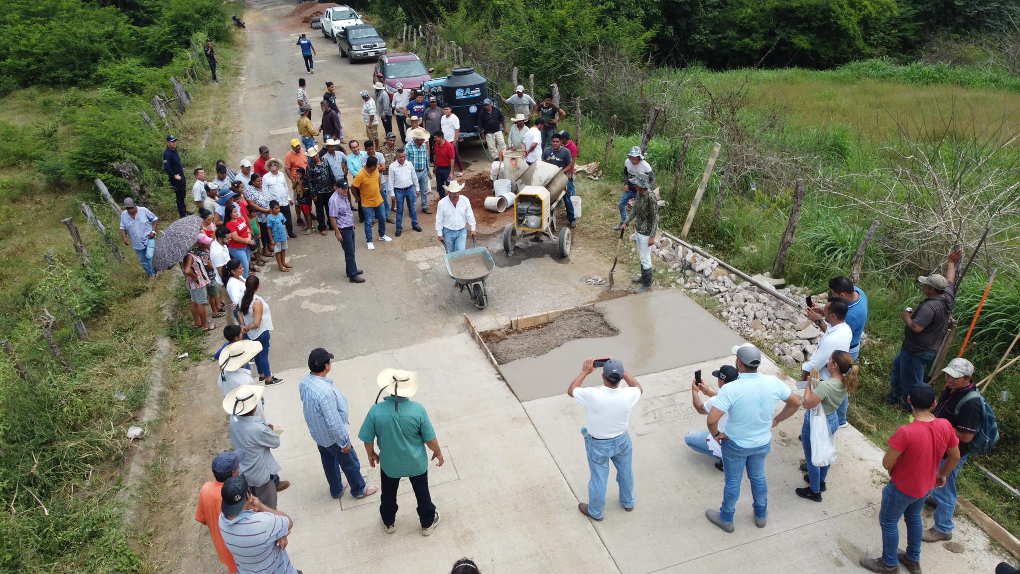 1696105495 381 Iniciamos pavimentacion Rincon Grande