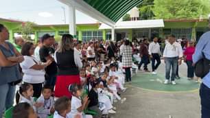 EnVivo ¡UnaObraEnCadaEscuela llego al Jardin de Ninos Frida Kahlo