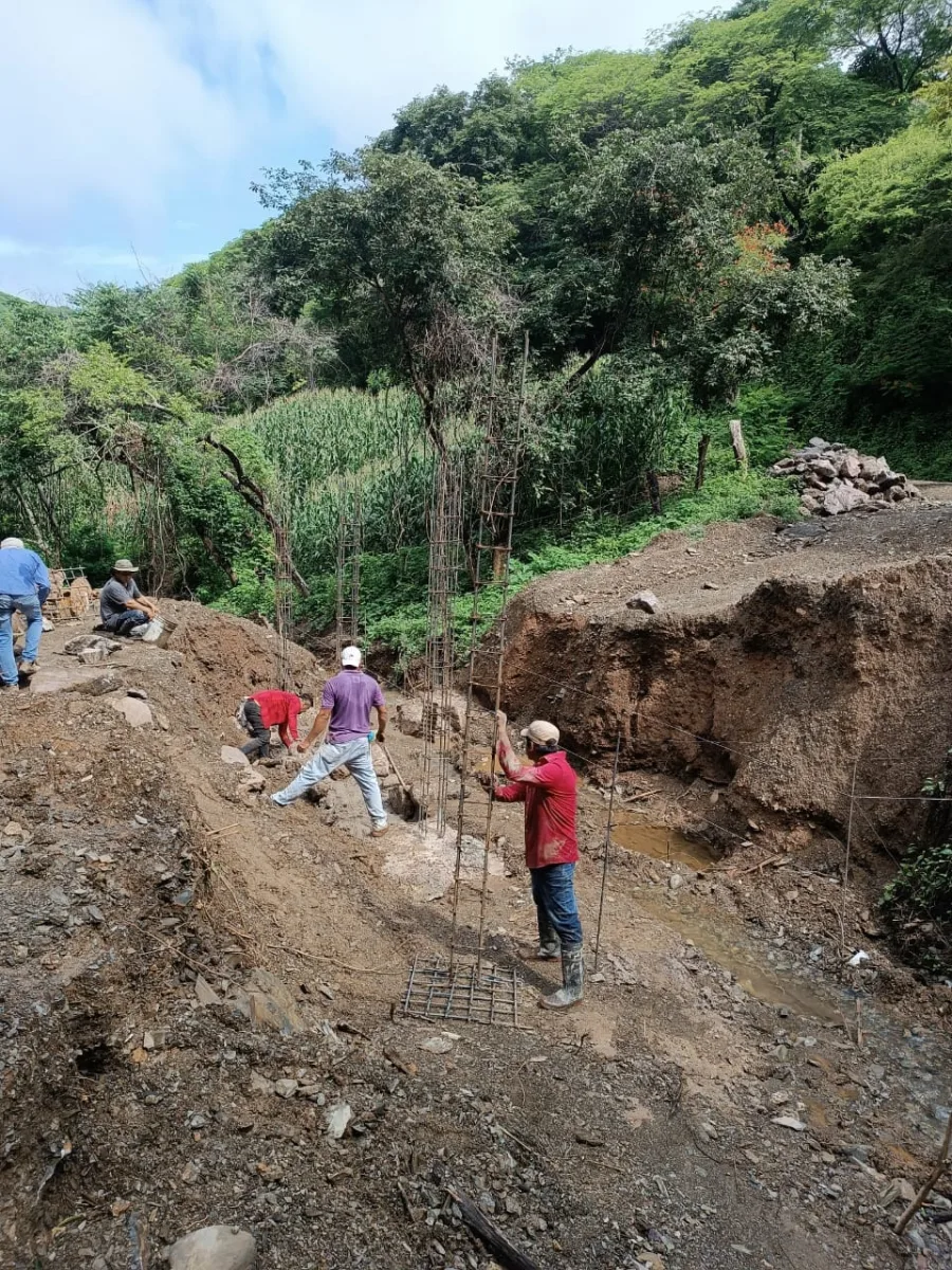 Estamos construyendo Puente vehicular en la comunidad de Plan de