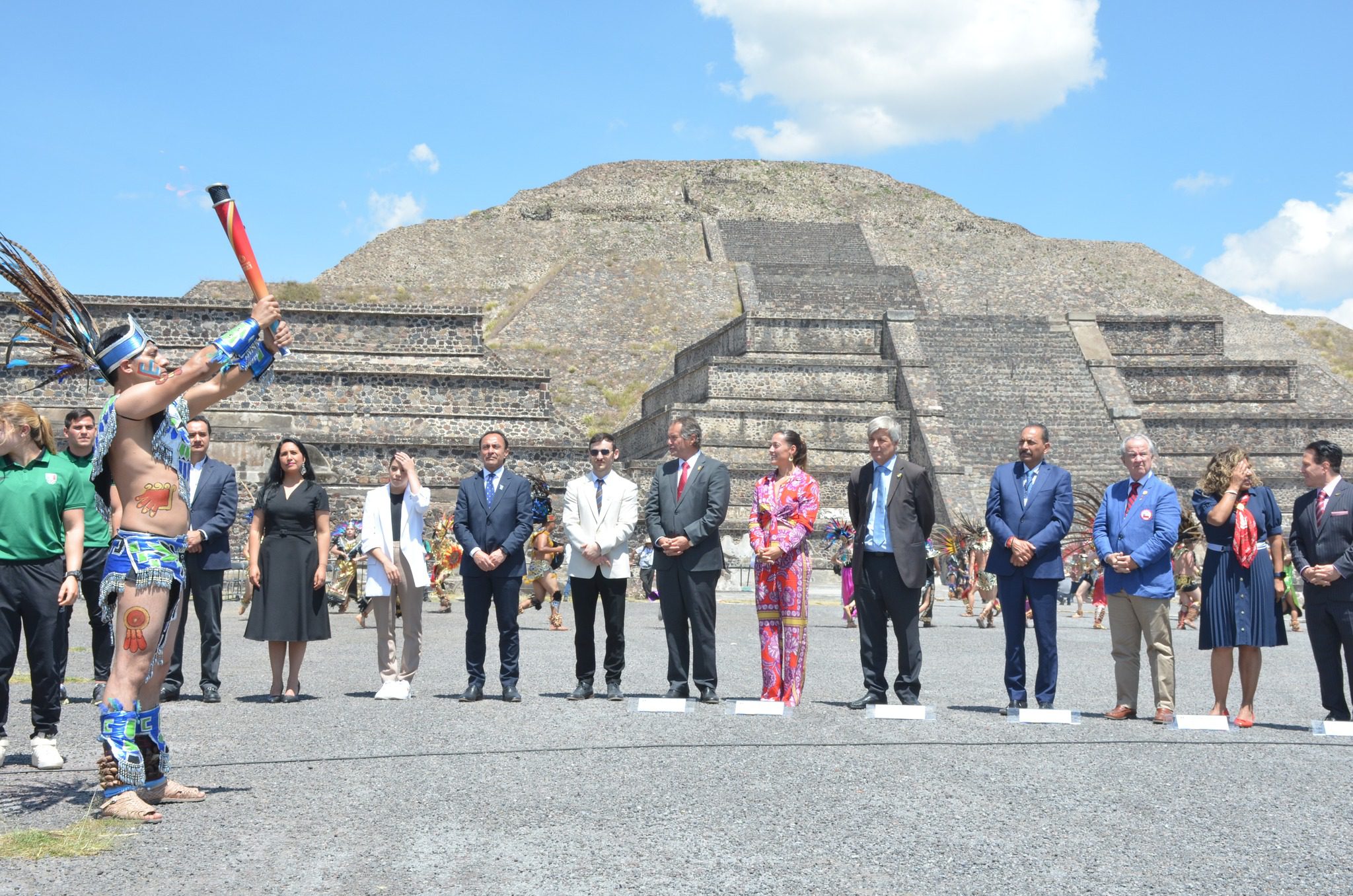 Este dia en la explanada de la piramide de la