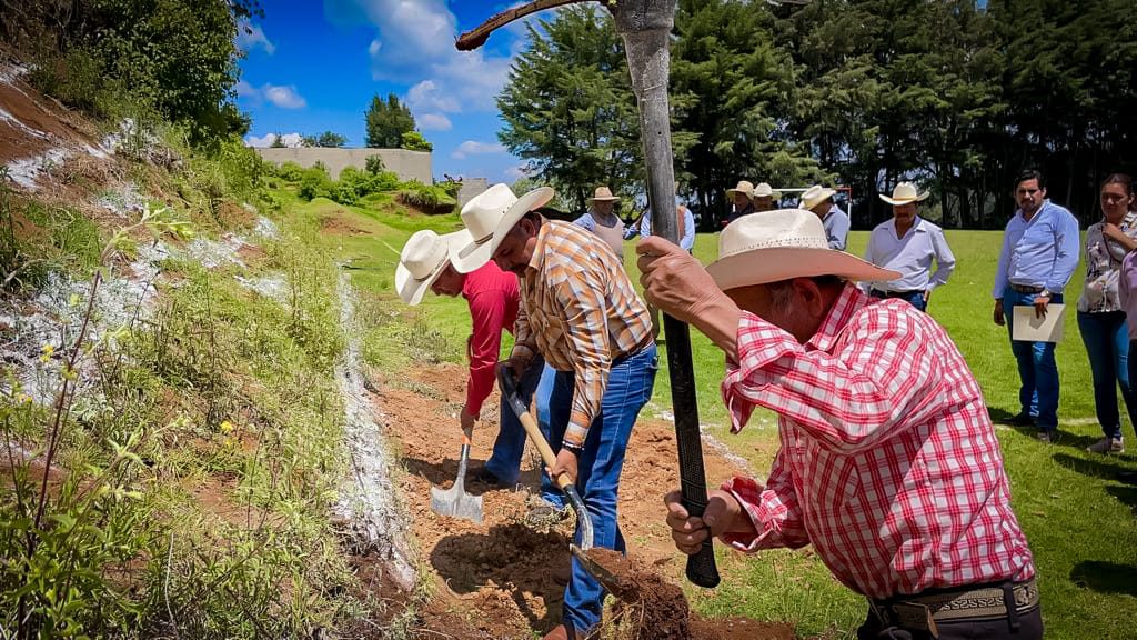 Hoy en la comunidad de El Calvario el alcalde Andri