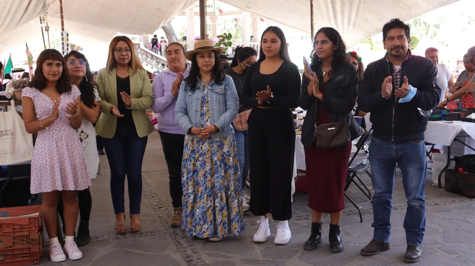 II 𝐄𝐗𝐏𝐎 𝐀𝐑𝐓𝐄𝐒𝐀𝐍𝐀𝐋 𝐘 𝐆𝐀𝐒𝐓𝐑𝐎𝐍𝐎́𝐌𝐈𝐂𝐀 Nuestra presidenta de DIF Coyotepec scaled