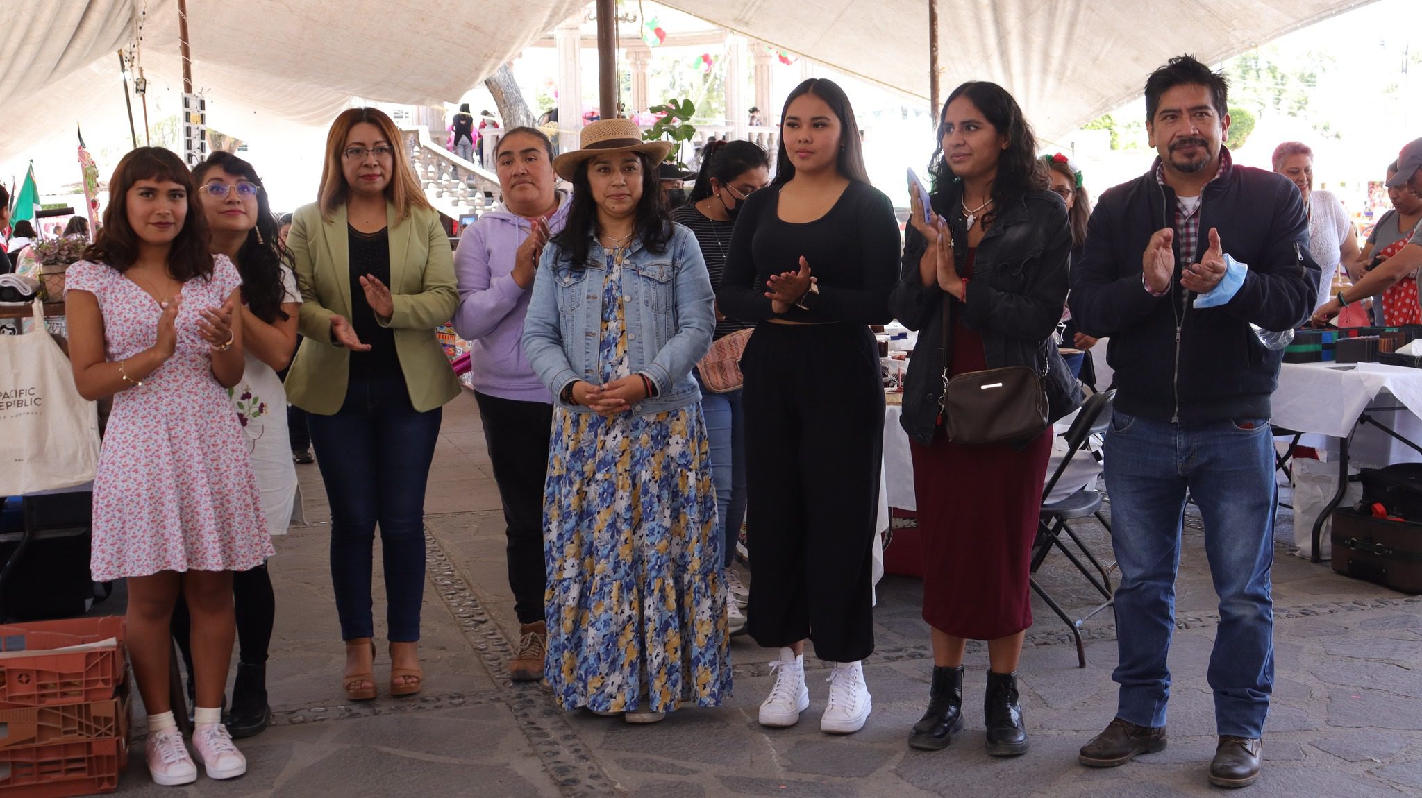 II 𝐄𝐗𝐏𝐎 𝐀𝐑𝐓𝐄𝐒𝐀𝐍𝐀𝐋 𝐘 𝐆𝐀𝐒𝐓𝐑𝐎𝐍𝐎́𝐌𝐈𝐂𝐀 Nuestra presidenta de DIF Coyotepec