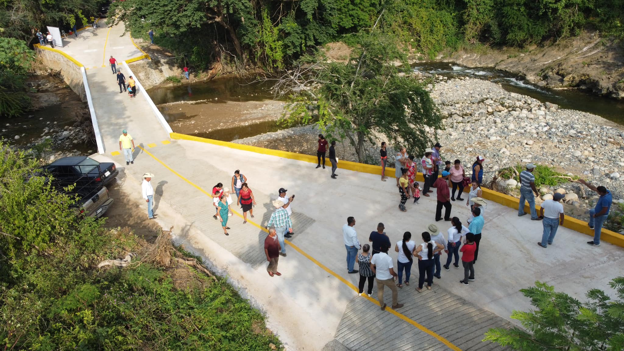 Inauguramos rehabilitacion de puente y carretera en La Vibora