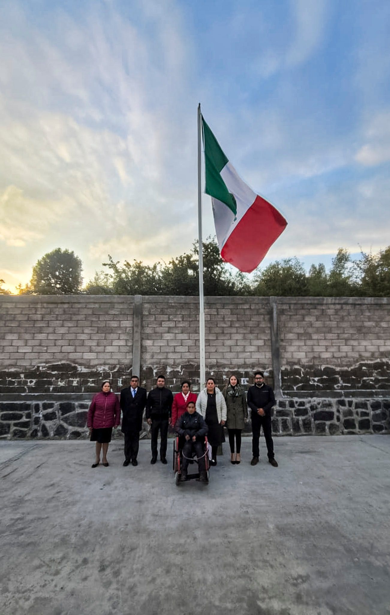 Izamiento de bandera conmemorando los 167 anos de la GESTA