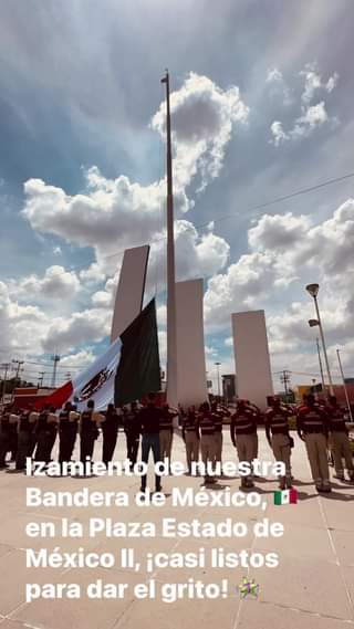 La Bandera de Mexico junto con el Himno y el