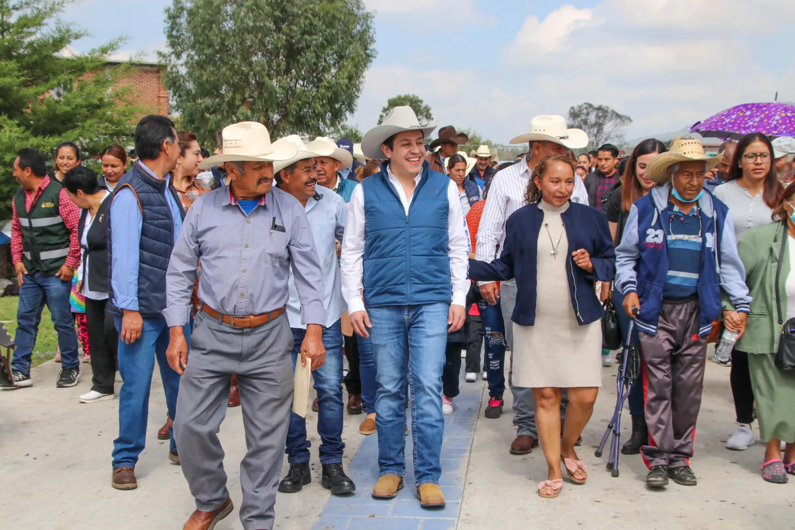 ¡Hoy en San Isidro trabajamos ContigoXSoya Ademas de llevar scaled