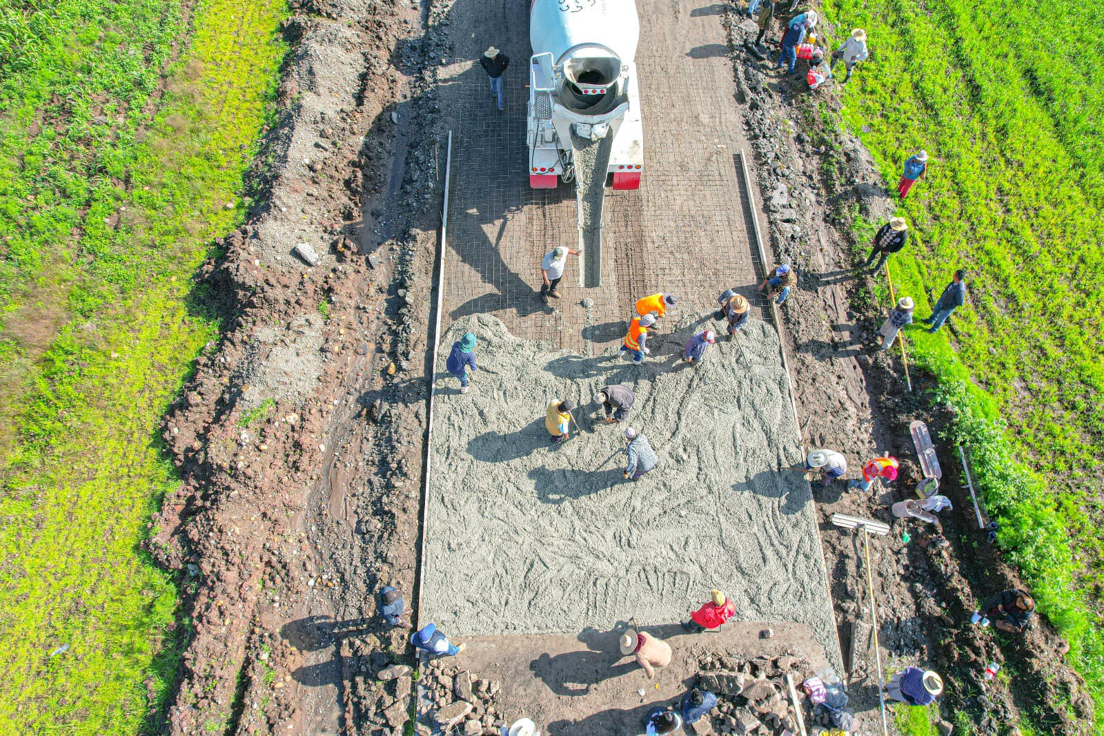 ¡Trabajamos diariamente por mejorar la infraestructura vial en nuestro municipio