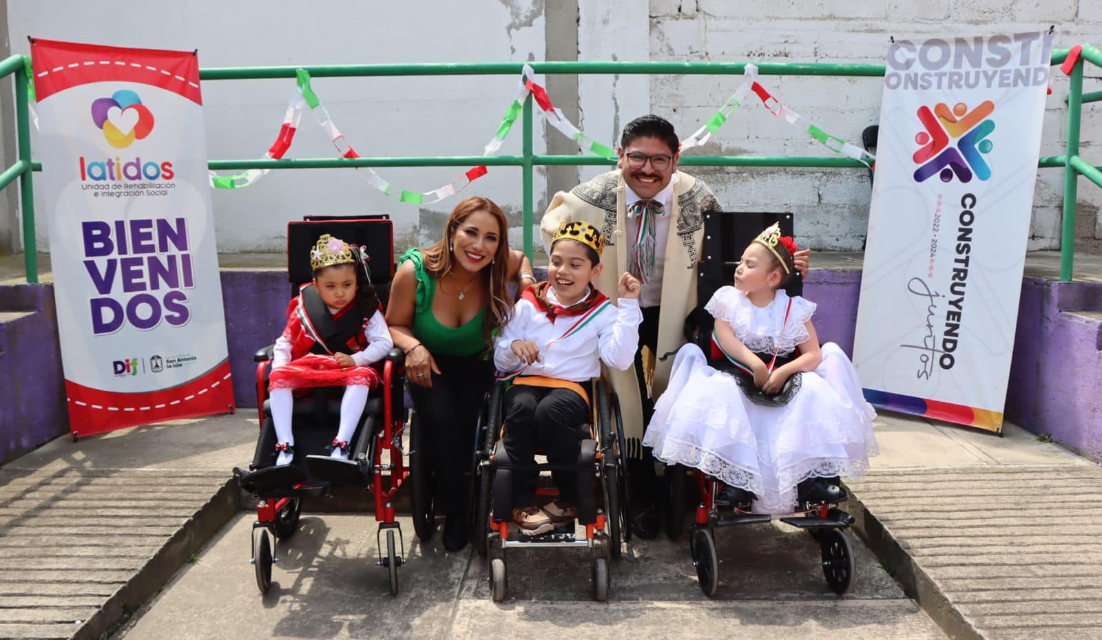 ¡Viva Mexico ¡Viva Latidos Dimos el GritoDeIndependencia con los pacient