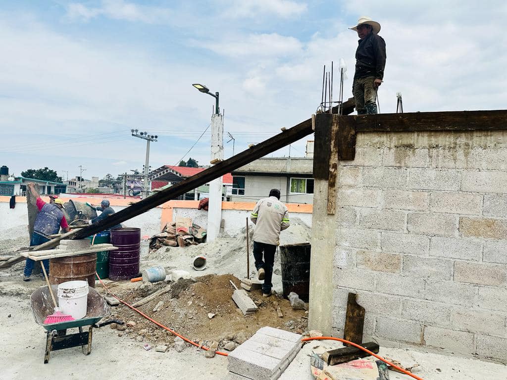 1696202878 728 Apoyamos con todo el material de construccion para los sanitarios